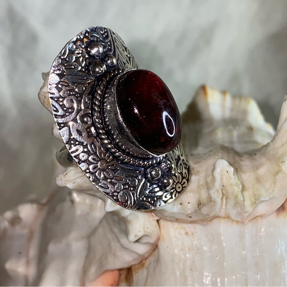 Exotic Red Flash Labradorite Renaissance ring - Picture 6 of 9